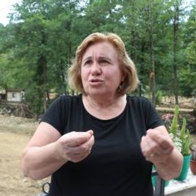 Düzce'de ağaca tutunan genci telkinleriyle kurtardı
