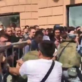 Sputnik Rusya'da Putin karşıtı gösteriye yer vermedi