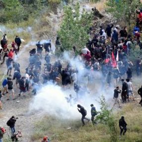 İtalya'da yüksek hızlı tren projesi protesto edildi