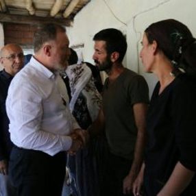 HDP, PKK'nın katlettiği çocukların ailesini ziyaret etti