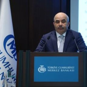 Yıl sonu enflasyon tahmini 13,9'a çekildi