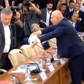 Sendikacılar zam istemek yerine tartıştı