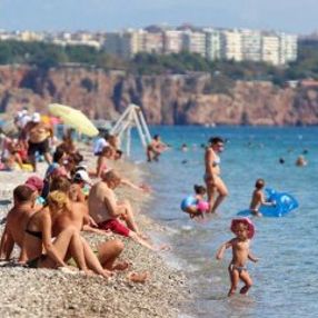 Antalya'da ilk 7 ay turist bilançosu: 8 milyon