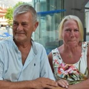 Didim'de İrlandalı çift komşuları tarafından darbedildi