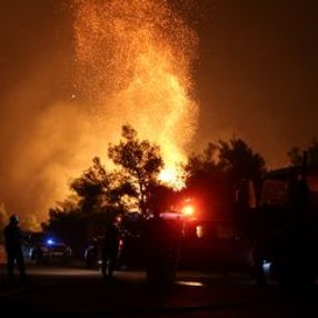 Yunanistan’daki orman yangını sürüyor: 8 yaralı