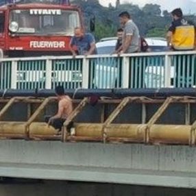 Eşine kızan adam kendini nehre attı
