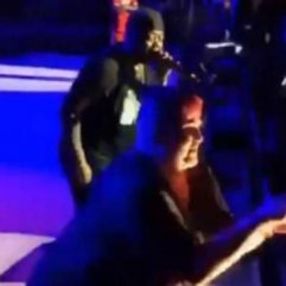 Rap şarkısını işaret diline aynı hızda tercüme etti