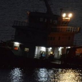Türk gemisi Bozcaada açıklarında su alıyor
