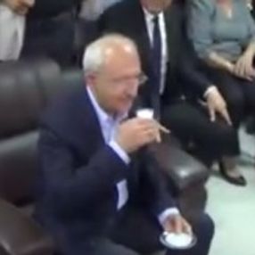 Kemal Kılıçdaroğlu'na deve sütü ikramı