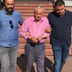Durakta bekleyen çocukları taciz eden sapık tutuklandı