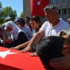 Diyarbakır'da PKK terörünün yetim bıraktığı çocuklar