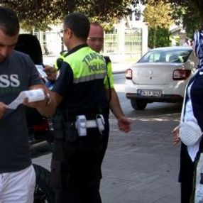 Sakarya'da kırmızı ışıkta geçen yayalara ceza