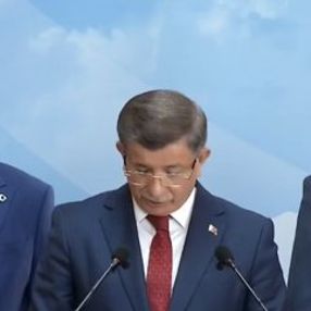 Haber kanalları Davutoğlu'nun istifasını canlı veremedi