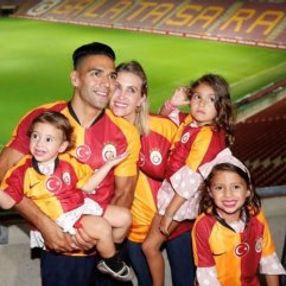 Radamel Falcao'nun eşi Türk lezzetlerini tadıyor