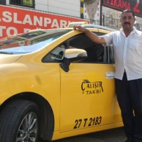 Takside unutulan parayı sahibine ulaştırdı