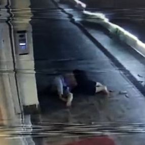 Esenyurt’ta bakıcı kadın metrelerce yükseklikten düştü