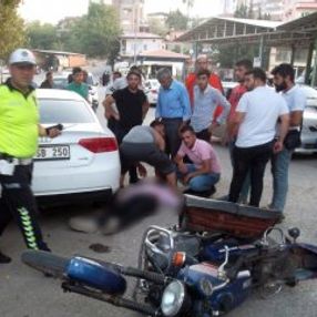Bisikletli çocuğa çarpmamak için direksiyonu kırdı, öldü