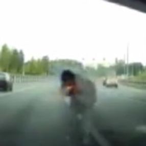 Trafikte tartıştığı sürücüye işaret fişeği attı
