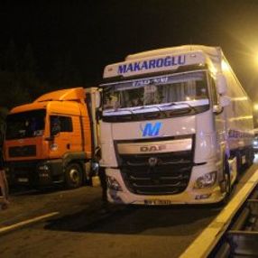 TEM’de feci kaza: 3 ölü, 3 yaralı