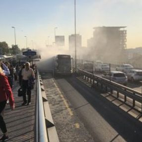 Darülaceze'de metrobüs yangını