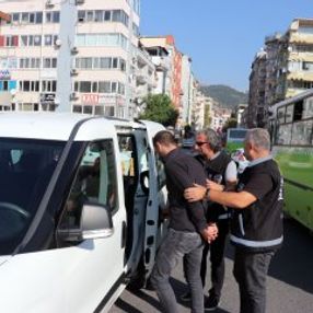 Kocaeli'de sahte polisler yakalandı
