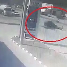 18 yaşındaki motosikletliye otomobil çarptı