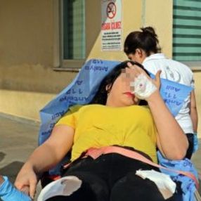 Annesine küfretti diye bıçakladı