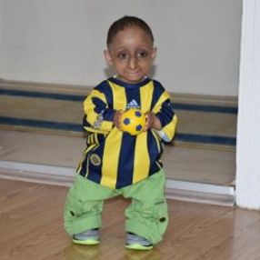 14 yaşında ve 14 kilo