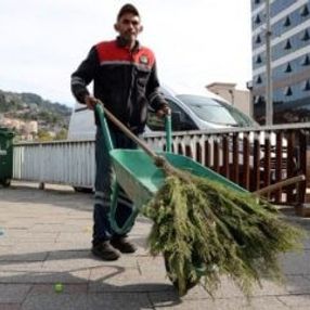 Zonguldak'ta temizlik işçisinden öğrencilere burs
