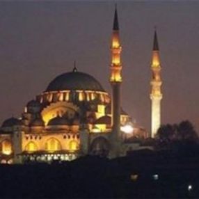 İstanbul'da tüm camilerde sela sesleri
