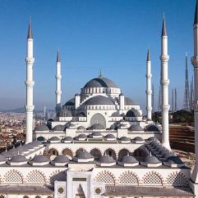 Camilerde Fetih Suresi okundu, dualar edildi