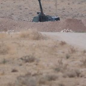 Sınırda namlular YPG'ye bakıyor