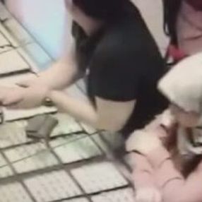 Esenyurt'ta kuyumcu hırsızlığı kamerada