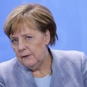 Merkel'den Türkiye'ye geri çekilin çağrısı