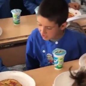 Iğdır'da ilk kez pizza yiyen öğrenciler
