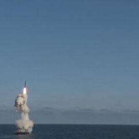 Rusya'dan askeri tatbikat: Onlarca füze denendi