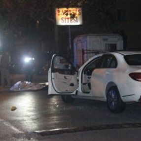 Eski eşini ve yanındaki arkadaşını öldürüp intihar etti