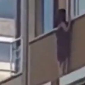 Evin hanımının korkusundan camda mahsur kalan kadın