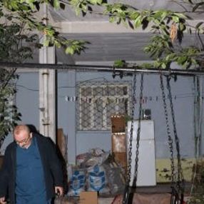Karabük'te halı silken çift aşağı düştü