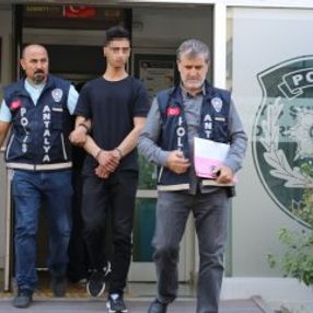Kendisini bıçaklayan oğlundan şikayetçi olmadı