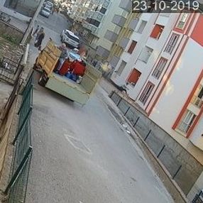 Bir kişi 5 metrelik duvardan atlayarak ağır yaralandı