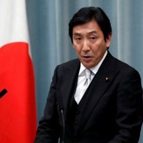 Japon Ticaret Bakanı Isshu kavun yüzünden istifa etti