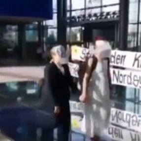 PKK yandaşlarından Volkswagen binasına saldırı