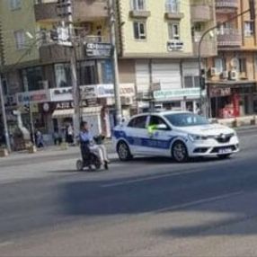 Polisten takdir toplayan hareket