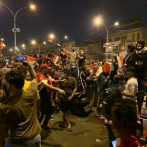 Iraklılar bu kez de sokağa çıkma yasağını protesto etti