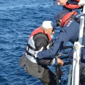 Yunanistan'a geçmeye çalışan en yaşlı mülteci