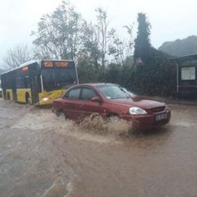 Sarıyer ve Beykoz'da yollar göle döndü