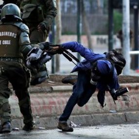 Şili protestolarında polis şiddeti artıyor