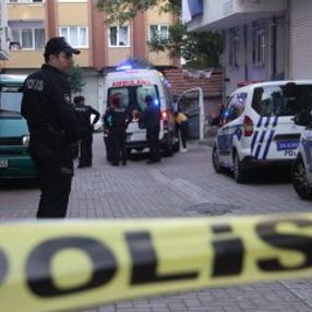 Zeytinburnu'nda aile arası mülk kavgası: 3 yaralı