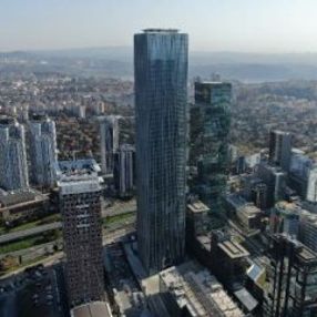 İstanbul'un en yüksek binalarından biri satıldı